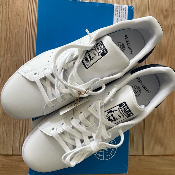 BNIB Adidas Stan Smith Sneakers - Picture 3 of 5